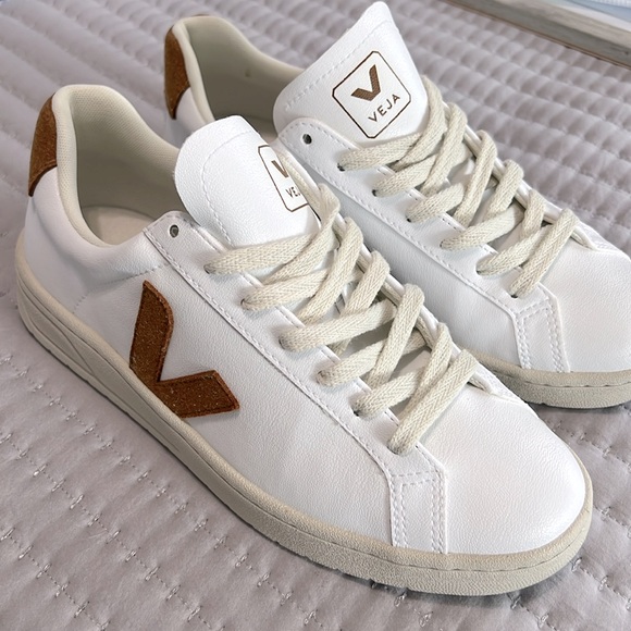 Veja Women's Cream and Brown Sneakers - Picture 8 of 11